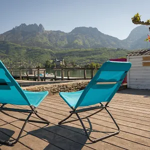  Apartment La Baie Des Voiles: Lakefront On Annecy France