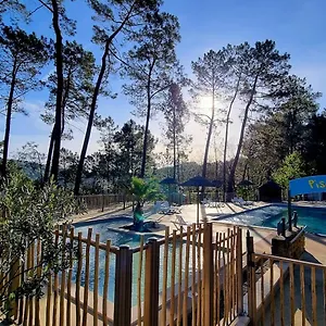 **** Camping Village De Bois Simonet Frankrijk